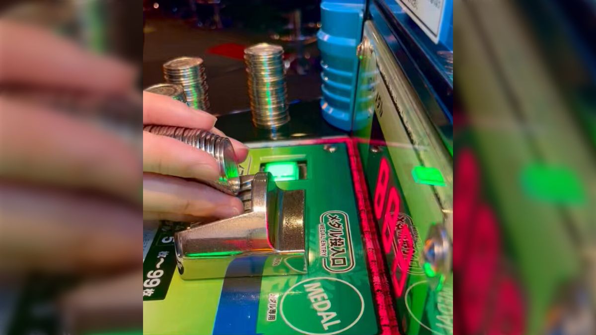 メダルゲームのメダルって大量にいれるの大変だよね→一度にまとめて入れる方法はこうだ！ｼﾞｬﾗﾗﾗﾗ - Togetter