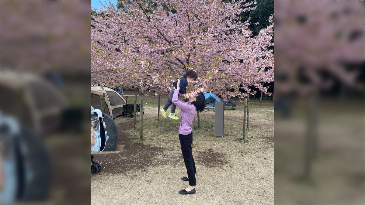 奥さん顔出し写メ 夫婦それぞれの写真の撮り方を見て旦那さんの職業を見抜いた人あらわる「オメーの可愛い家族を測量してるんじゃねーんだぞ？」 - Togetter  [トゥギャッター]