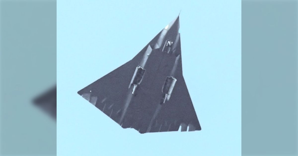 中国、第6世代？のステルス戦闘機J-36を公表 - posfie