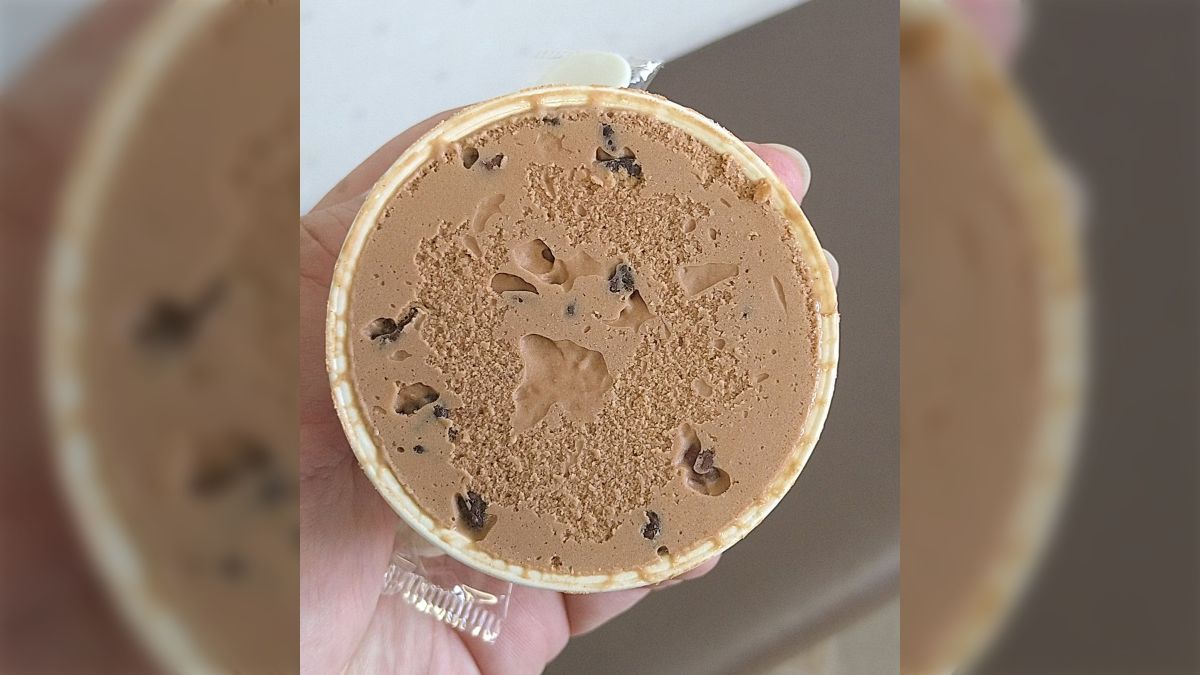 限定販売で“ブラックサンダーカップアイス”なる、めちゃうまで「食感で  