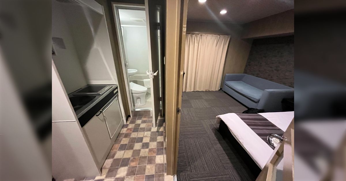 ビジホだと思って予約した部屋がどう見てもマンションの居抜きでテンションが上がったしアメニティ完備だった→最近は居抜きで民泊化している例が増えているらしい