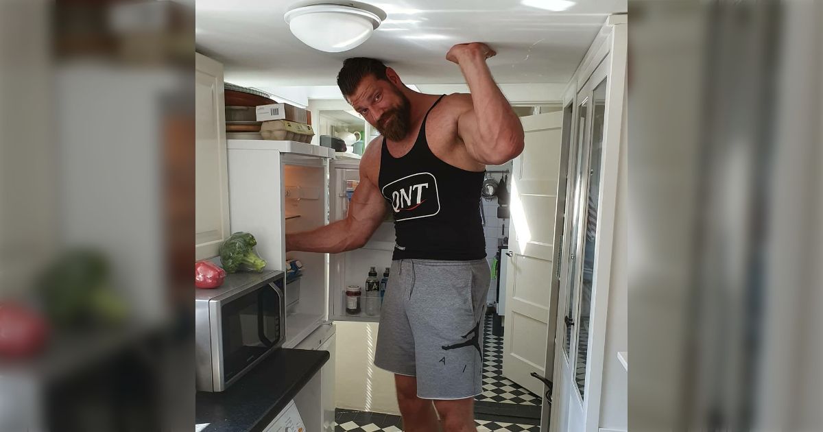 身長が218cmもあると言う… posfie