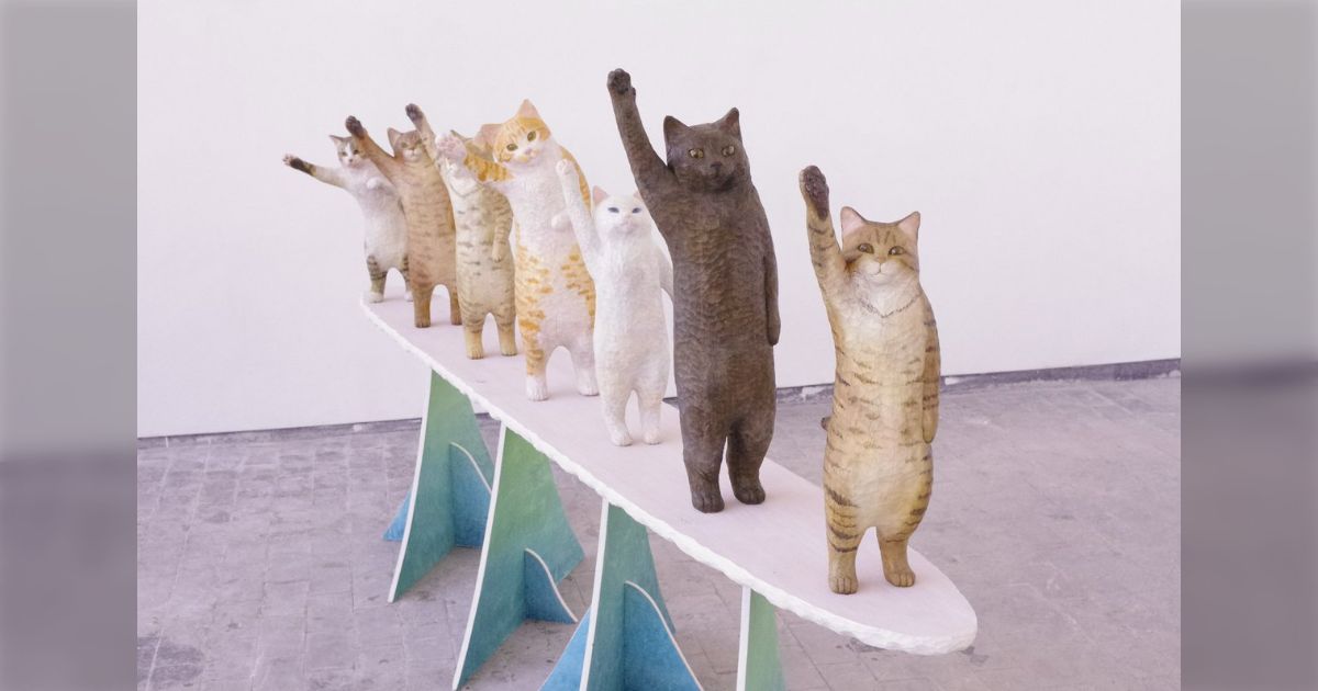 木彫の猫　手作り　箱から顔を出している猫　キューブ 木彫の猫 手作り 箱から顔を出している猫 キューブ Amazon.co.jp: [