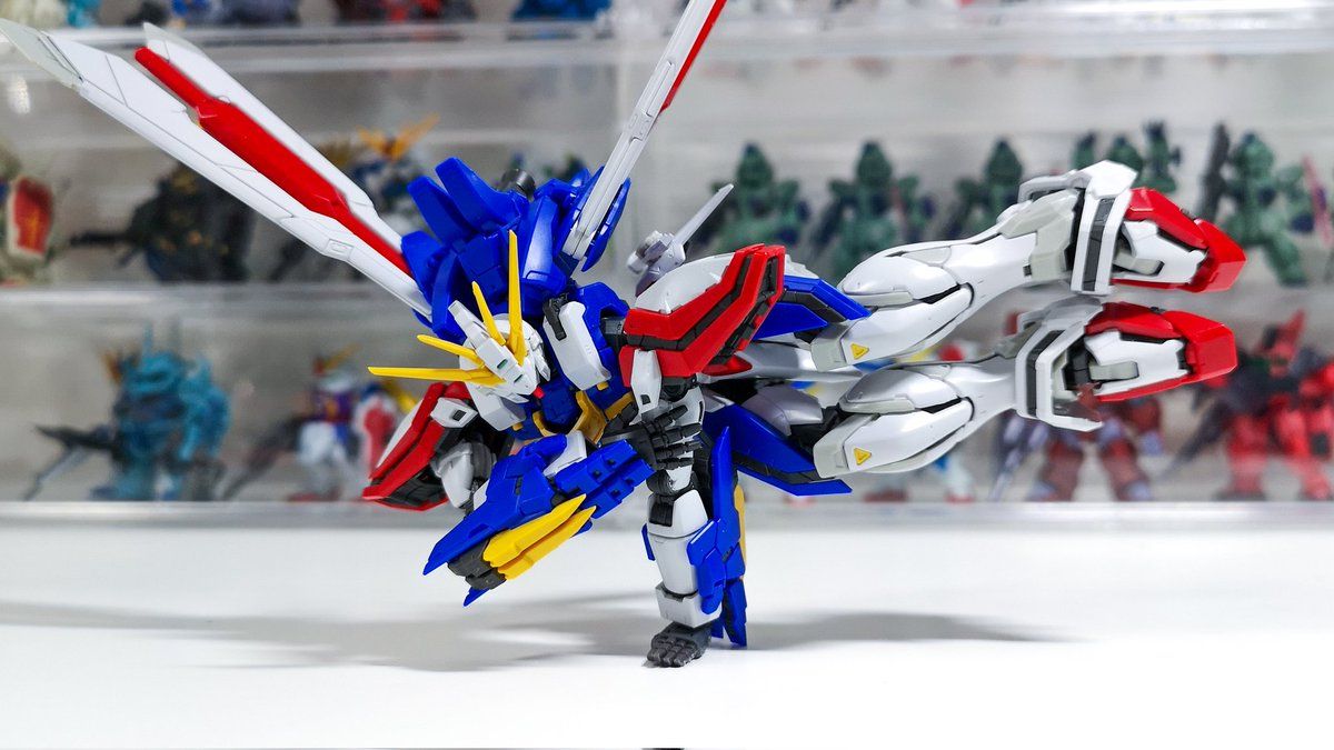 RG 1/144 ゴッドガンダム に似た開脚ポーズのマグアナック(ジャンク) 新作ガンプラ「RGゴッドガンダム」はヨガのポーズ取ったり片手で
