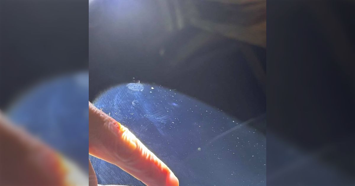 レンタカーを返却したら飛び石による極小の傷で88,000円を請求された...保険には入っていたが無申告で返却したことを理由に支払いを求められている