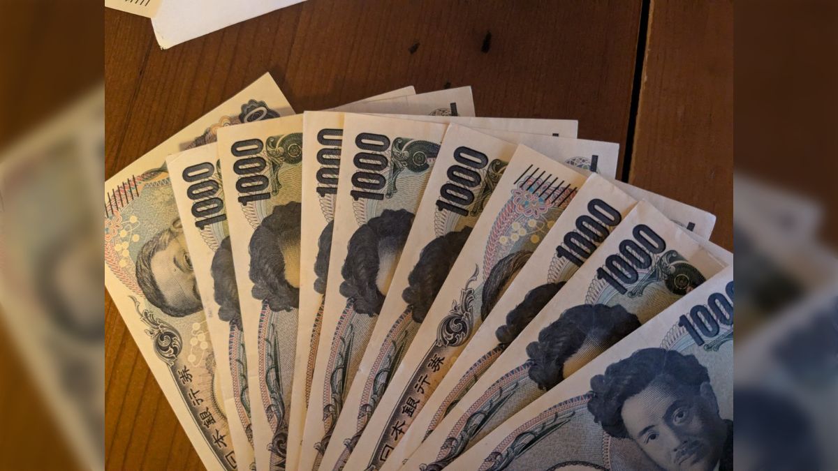 集金したお金数える時に扇型してやる時に、新札はアラビア数字出てこないの、困るりません？ - Togetter [トゥギャッター]