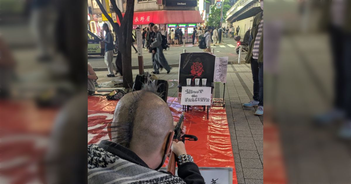 東京路上でトランプ・ネタニヤフ・安倍元首相の射的ゲームが批判殺到