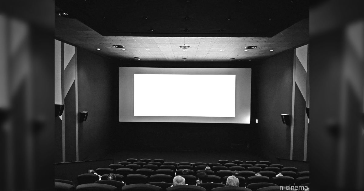 映画「ヤクザと家族 The Family」冒頭1時間6分レターボックス 映画「ヤクザと家族 The Family」冒頭1時間6分レターボックス