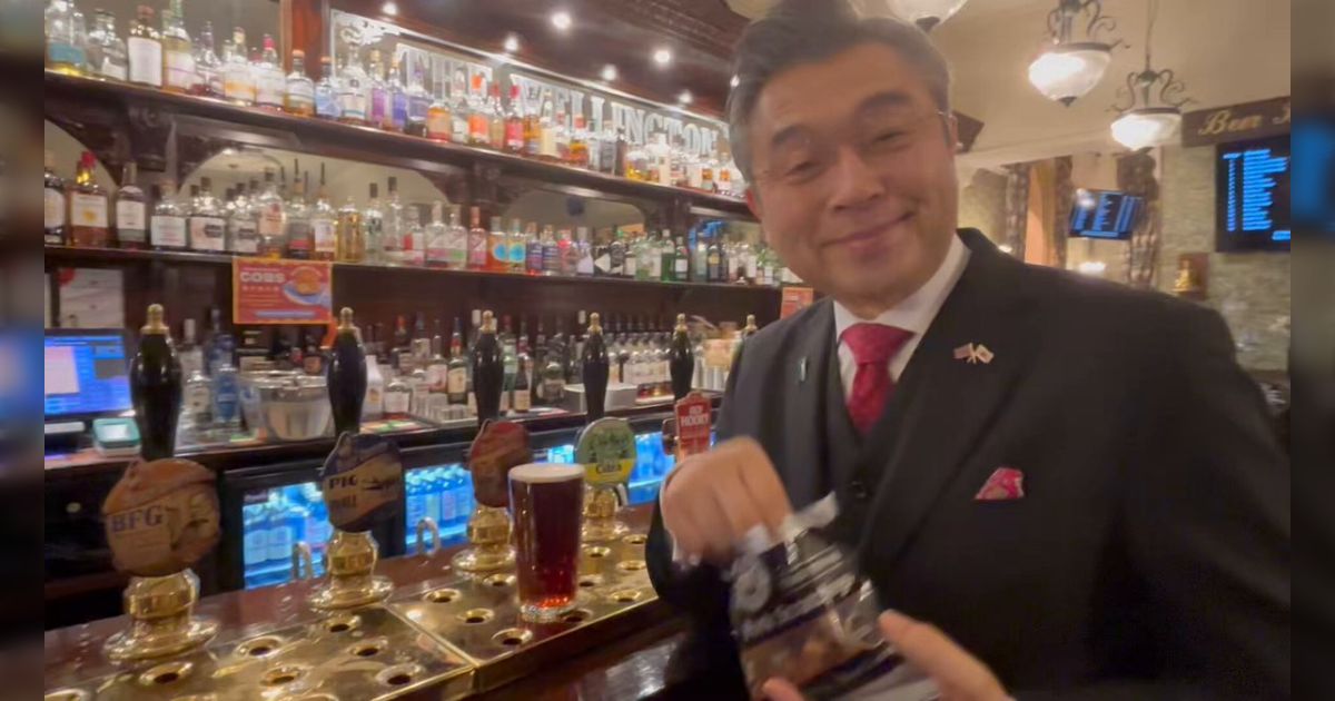 イギリスで大人気の鈴木在英大使が現地で大人気すぎて日本に返してもらえるか怪しい「大英博物館に収蔵される可能性もある」