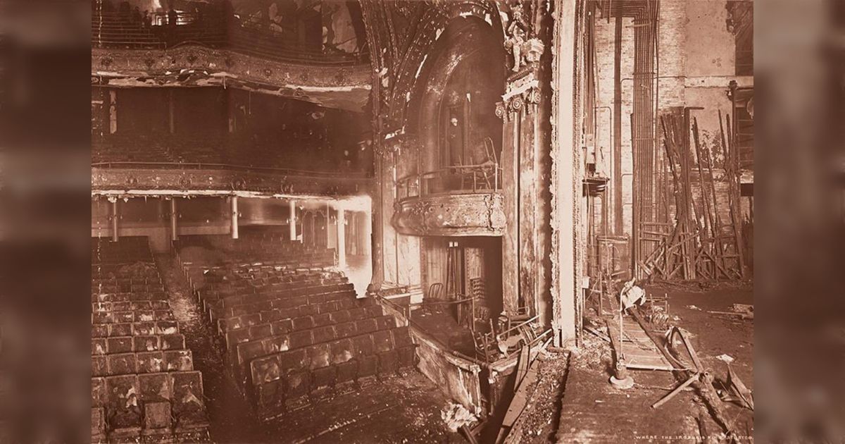 Theatre Exploding Time Capsule Tales氏による、劇場の火災対策改善のキッカケになった劇場火災の紹介 - posfie