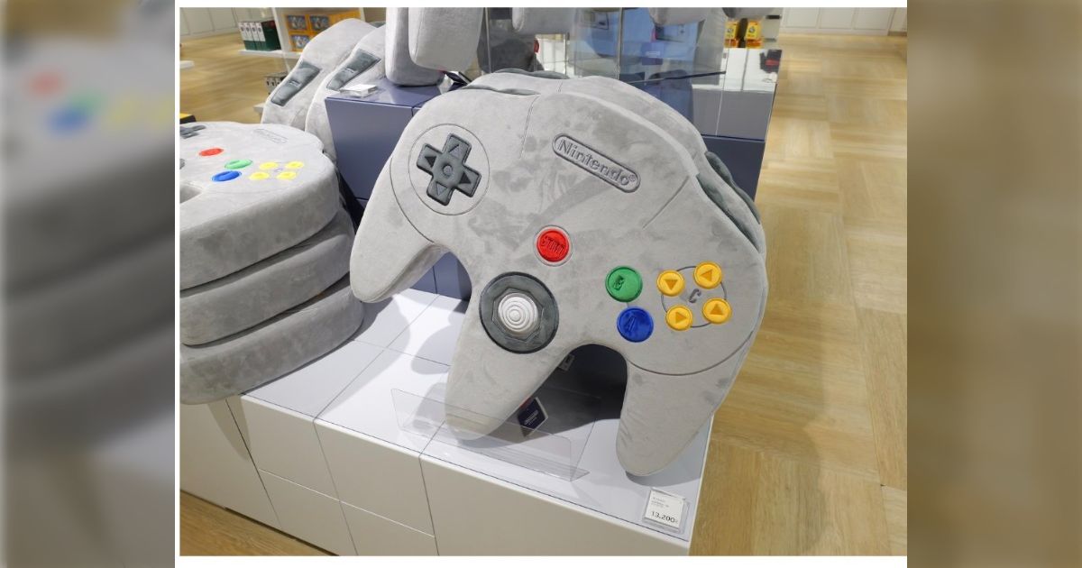 【限定！！】ニンテンドーミュージアム　スーパーファミコンリモコンクッション