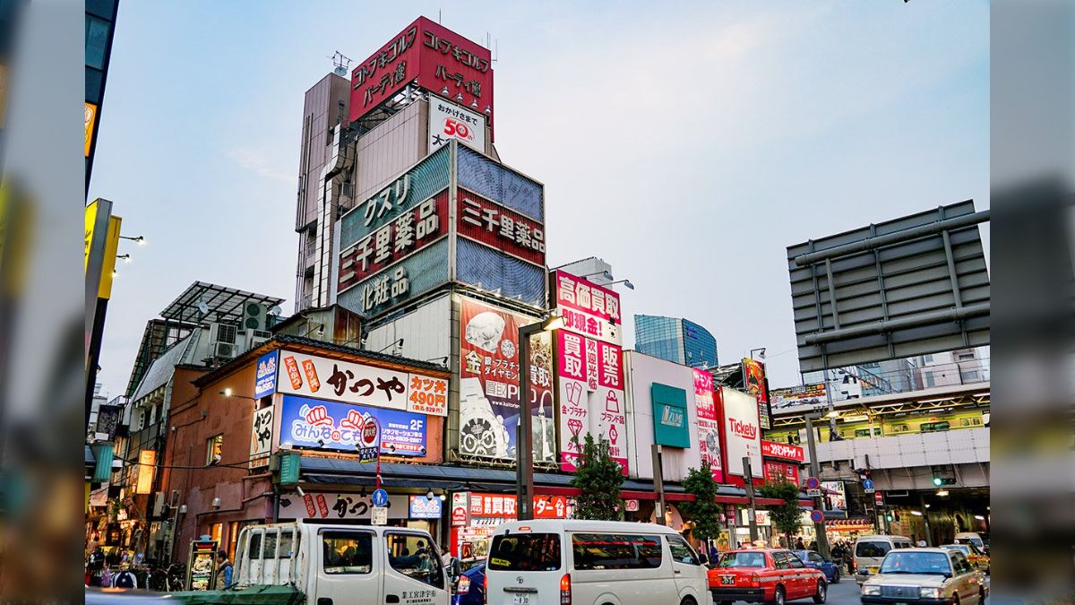 「私の新宿駅西口バス観覧1980～1996」神奈川８Eバス保存会 同人誌　資料　写真集　A4 160p 私の新宿駅西口バス観覧1980～1996」神奈川８Eバス保存会 同人誌