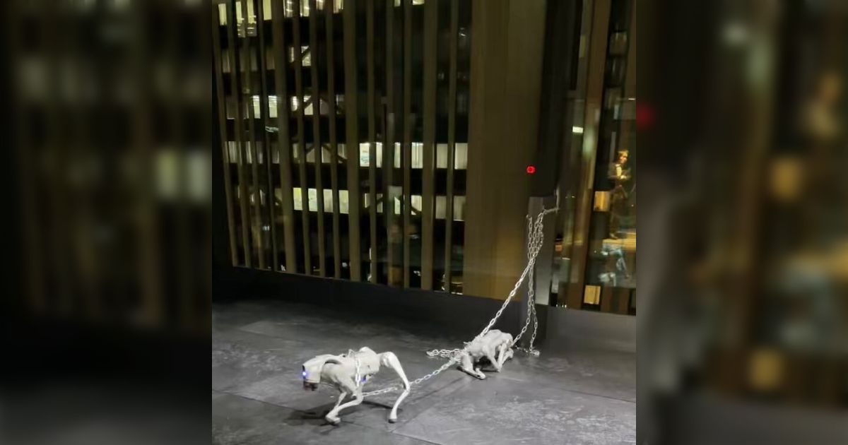 ロボット犬が襲いかかる展示に対して「戦争兵器を暗示させるけど感動するの」の声、寄せられた作者本人の解説が興味深い