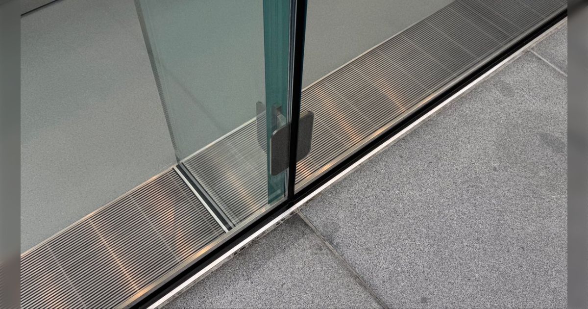 「お金があればなんでもできることを思い出させてくれる表参道のアップルストア」というコメントともに投稿された写真、何がどう凄いの？→建築に詳しい人の解説で納得