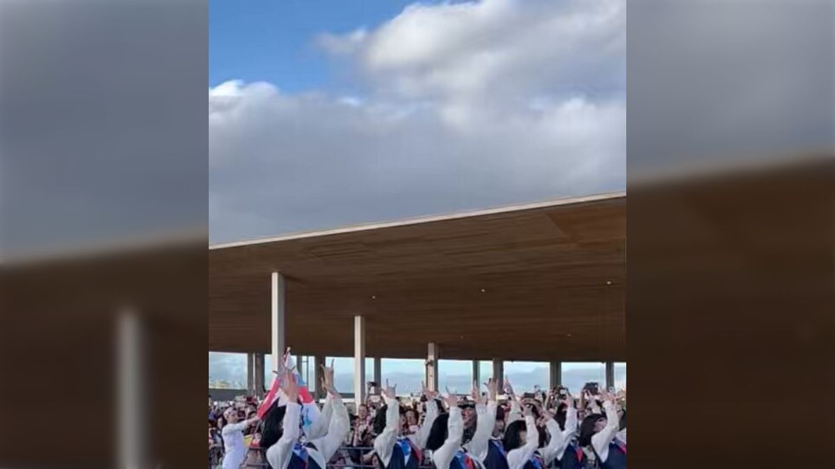 大阪・関西万博の最終日の「フラッグパレード」で披露された