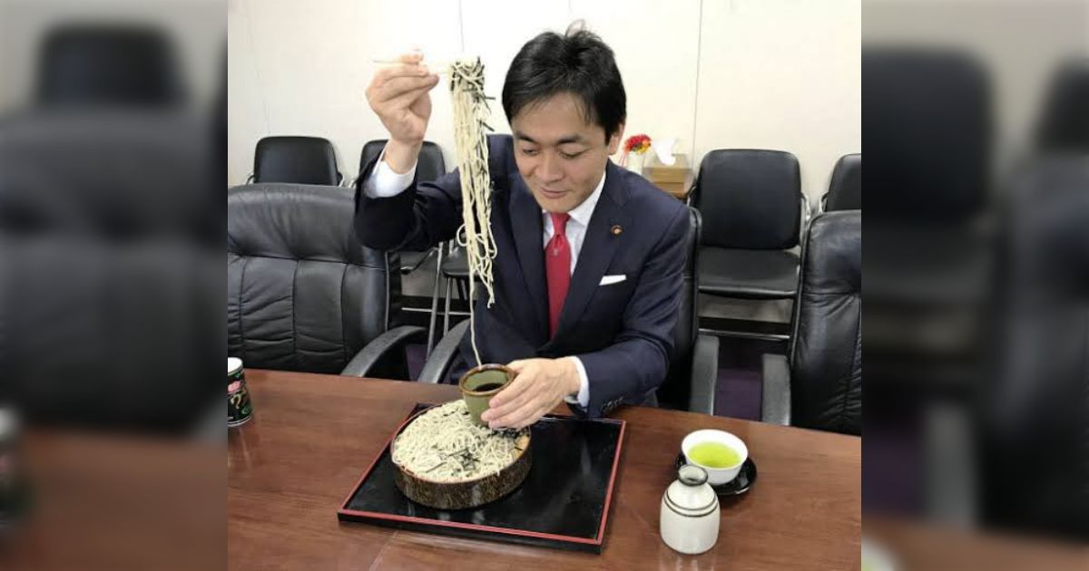香川県民が県外で蕎麦を食べる様子が『むしろこの動きは分かる』と同志に共感される「地元の名物はよそで食べない」