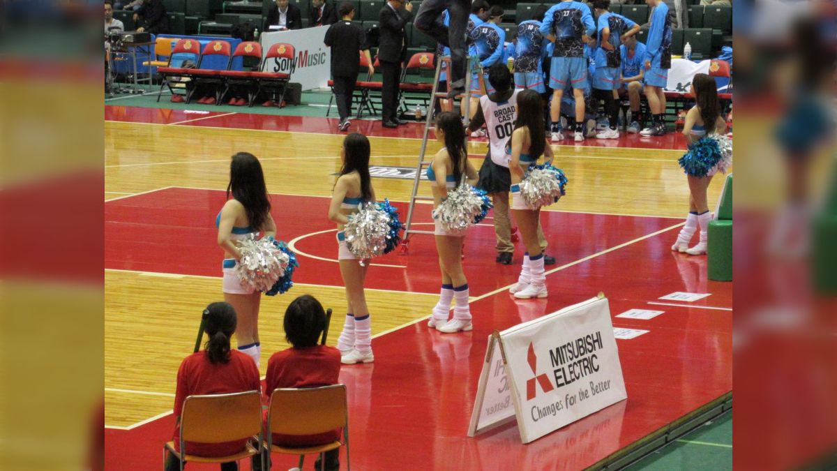 チアガール女子アスリート 着替え Bリーグ、Bチアまとめ（11/22~11/29まで） #Bチア - posfie