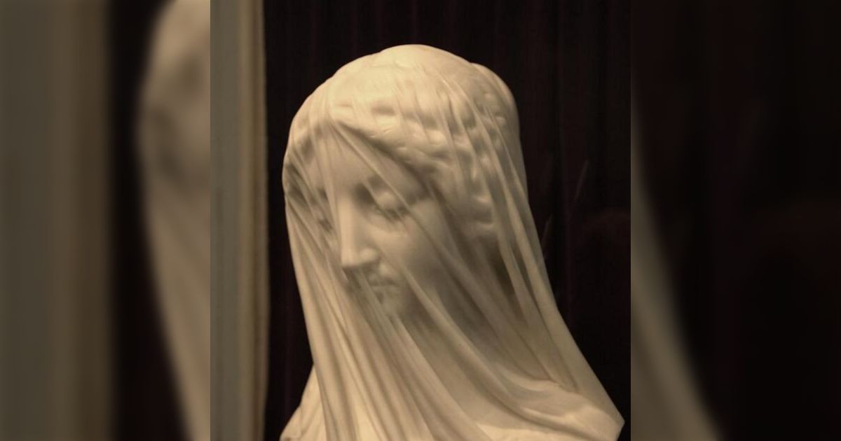 すごすぎ】大理石でつくられたヴェールをかぶるマリア像が美しすぎる