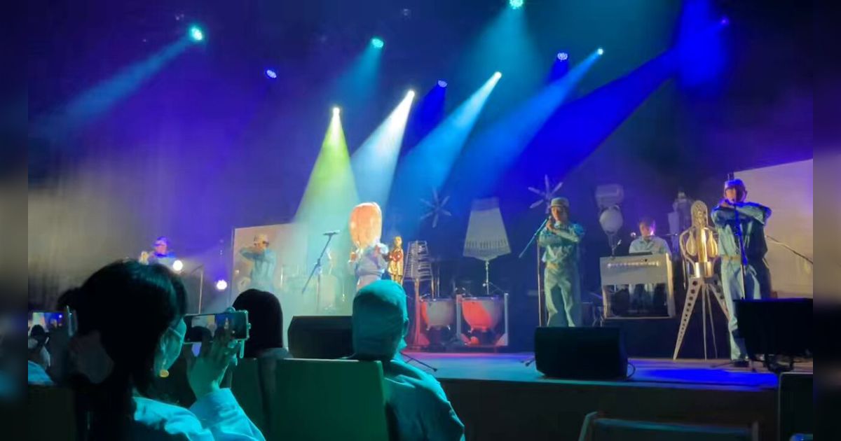 職場で「土曜にBTSのライブ行ったんです！」といわれたので「私も土曜ライブ行った」というと「Mrs. GREEN APPLEですか？」→実際に行ったライブ動画を見せたらフロア中が静まった