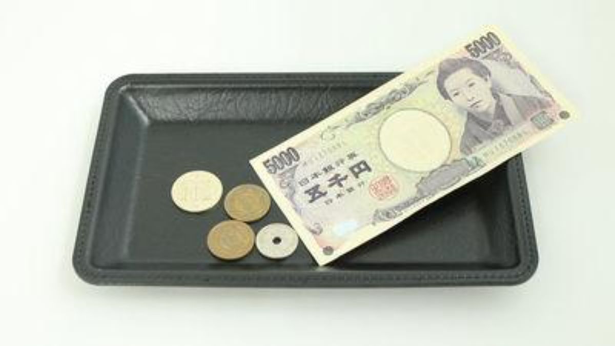 外国人が不思議に感じる“レジ横のお金をのせるトレイ”の正体 - Togetter