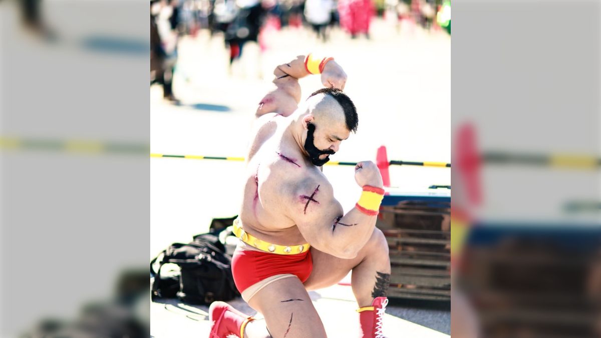 コスプレイヤー 股間 