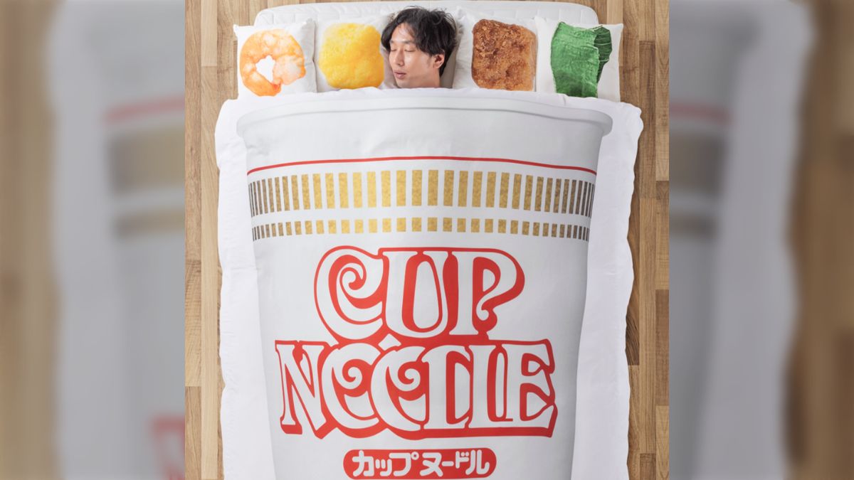 カップヌードル 寝袋 カップヌードル クエスト2 食ってる風寝袋 非売品 - メルカリ