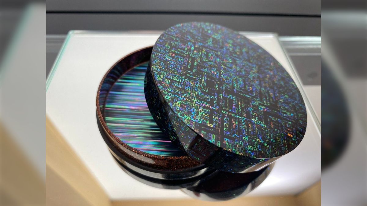 マトリックス螺鈿と呼ばれる池田晃将さんの作品がデジタルと工芸の融合