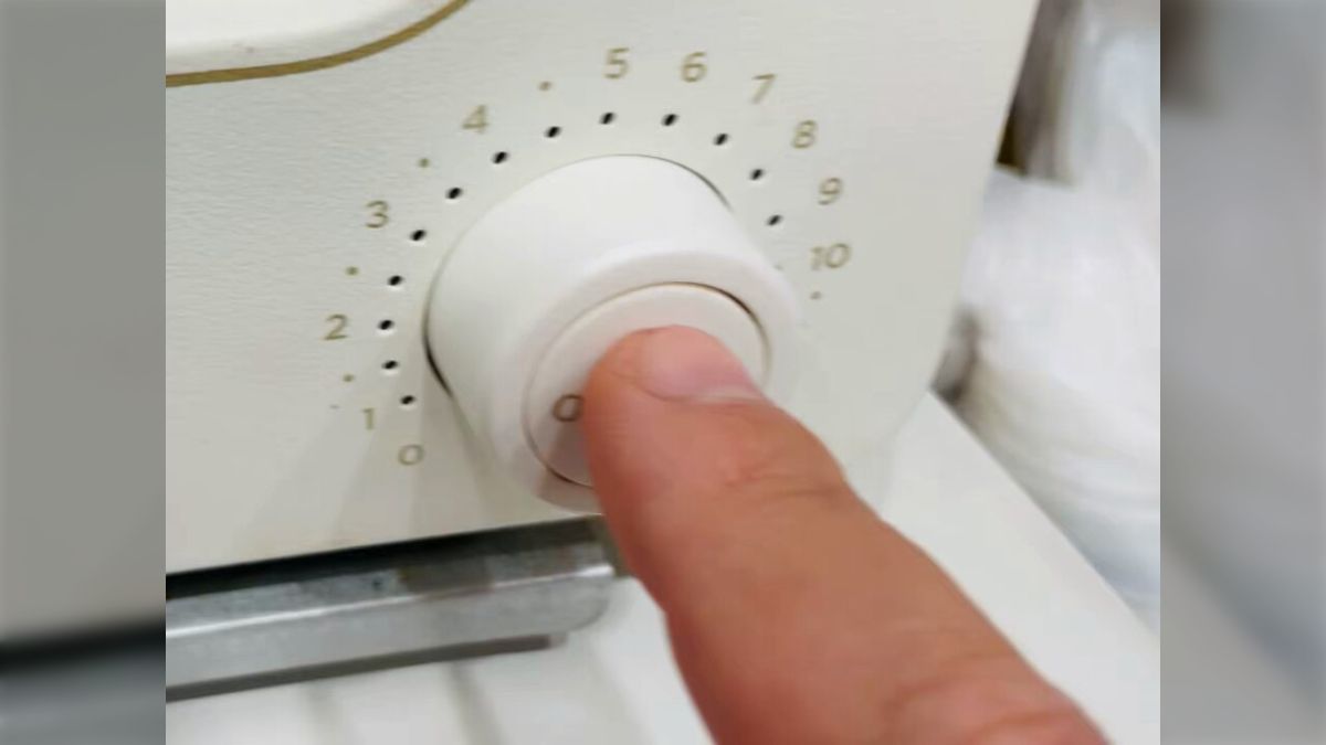 バルミューダ スチームオーブントースター ダイヤル不調 タイマー設定が難しすぎるBALMUDA The Toaster』が無理ゲー